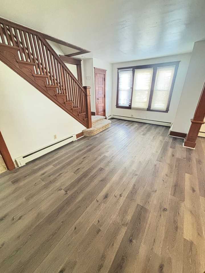 2030 Washington Ave - Photo 5 of 40