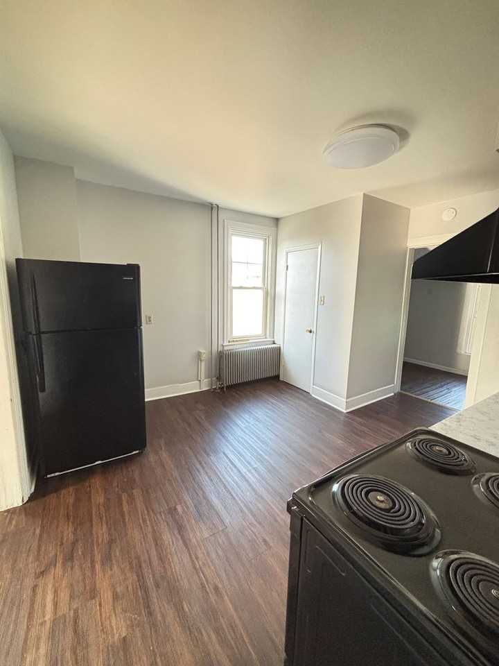 213 Penn St - Photo 6 of 22