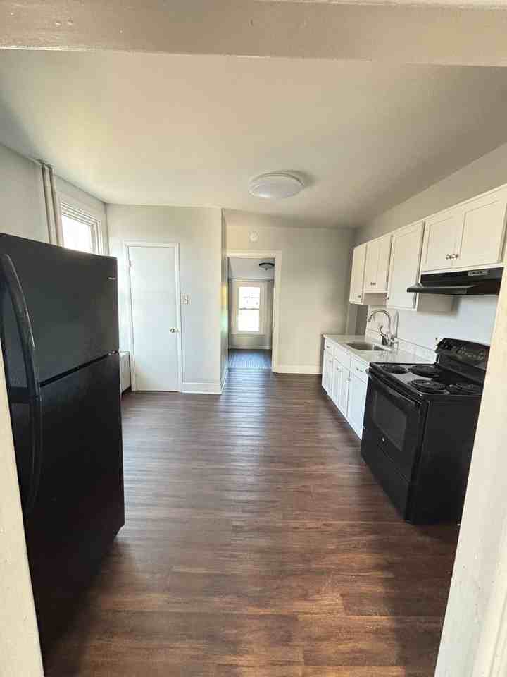 213 Penn St - Photo 7 of 22