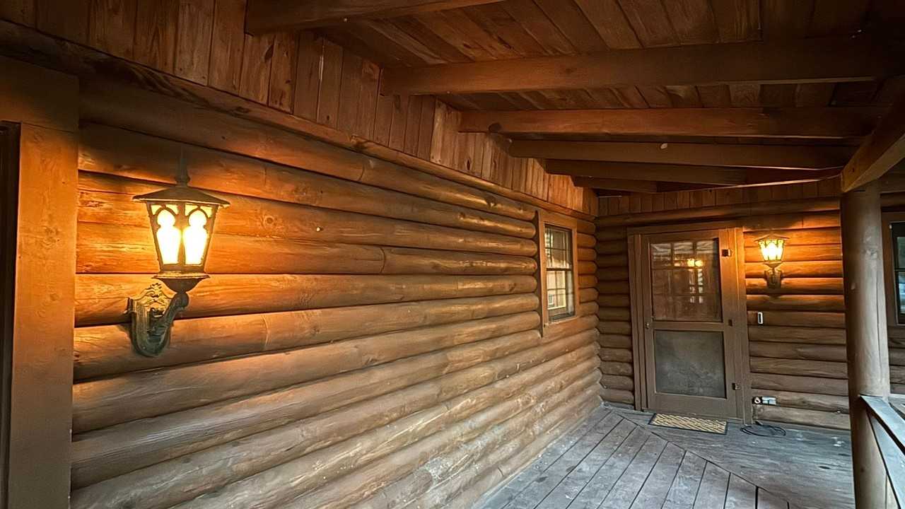 1840 Robinhood Rd - Photo 5 of 21