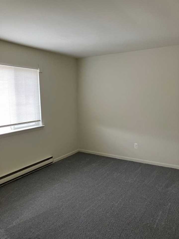 9037 Cedar Lake Rd - Photo 5 of 12