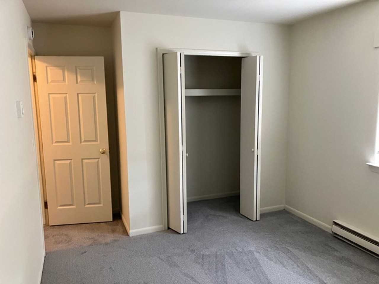 9037 Cedar Lake Rd - Photo 6 of 12