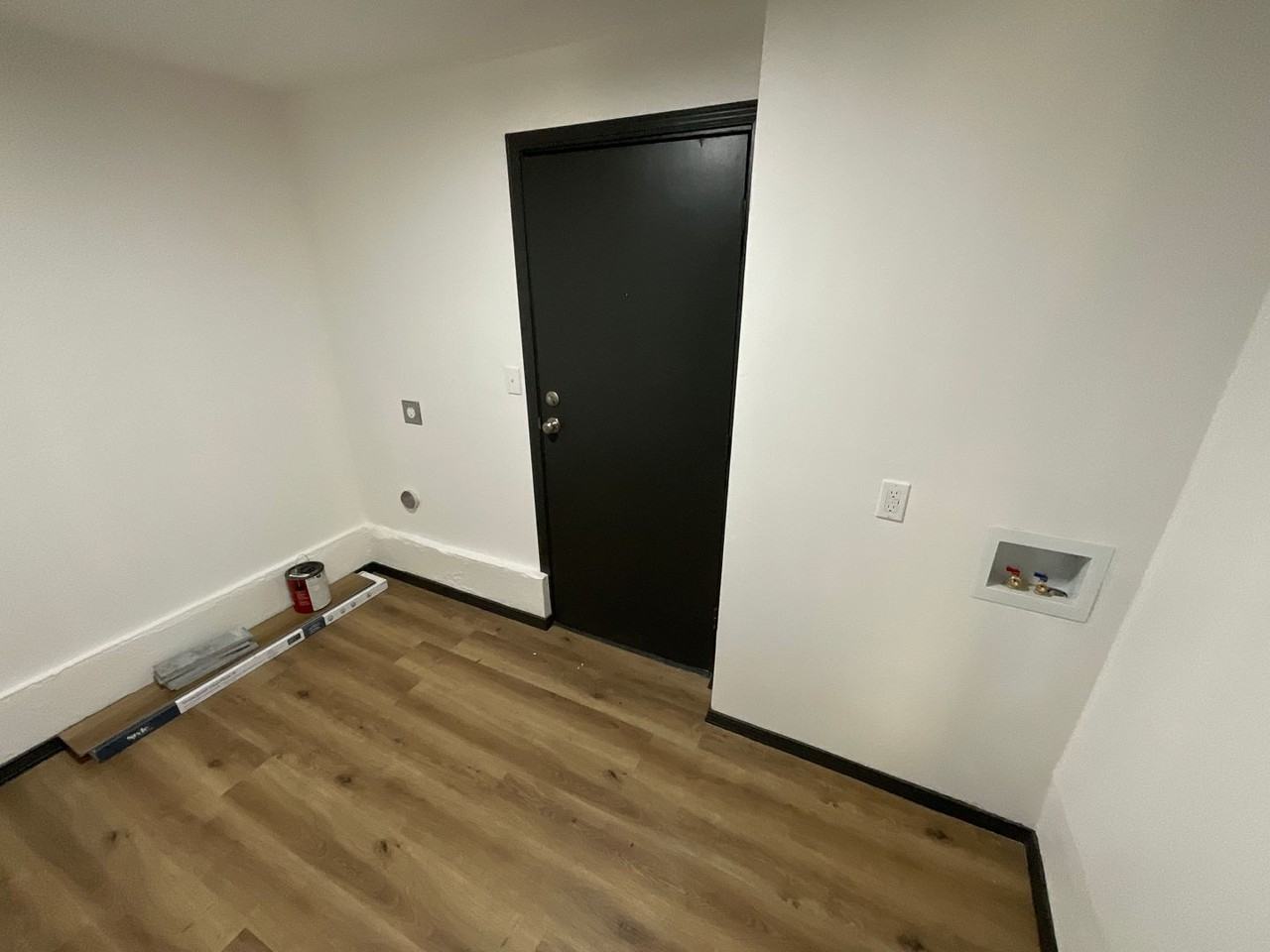 2413 Ne 27th St - Photo 3 of 11