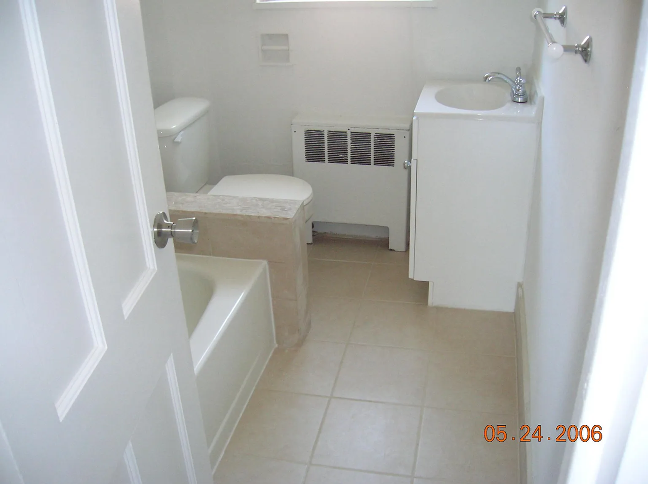 734 North Ter - Photo 3 of 26