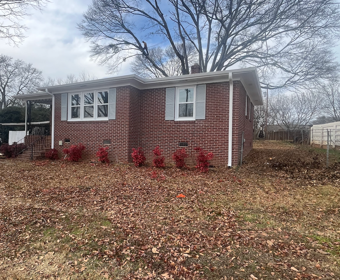 310 Hammett Bridge Rd - Photo 2 of 13