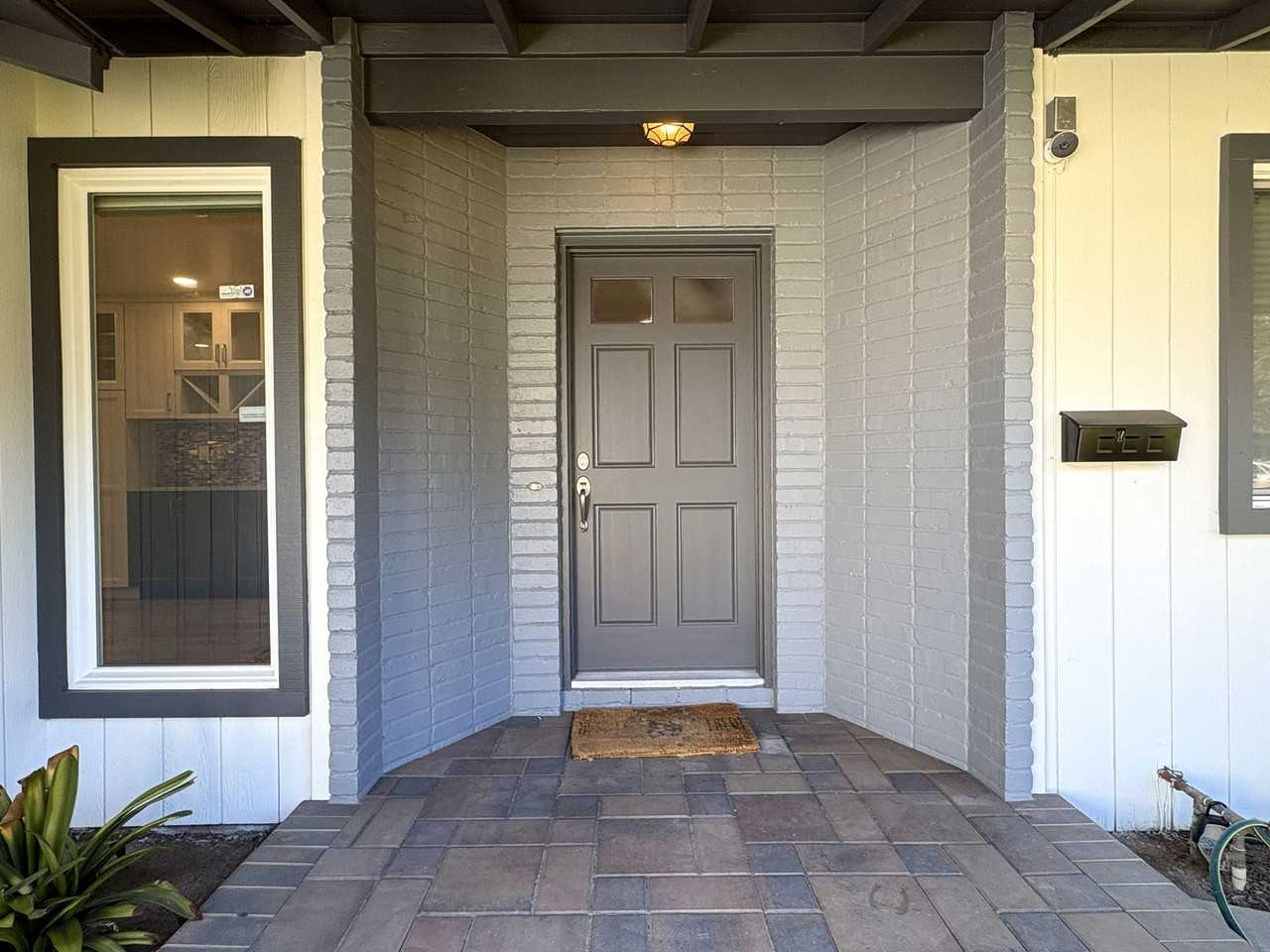 1470 Hollenbeck Ave - Photo 4 of 50