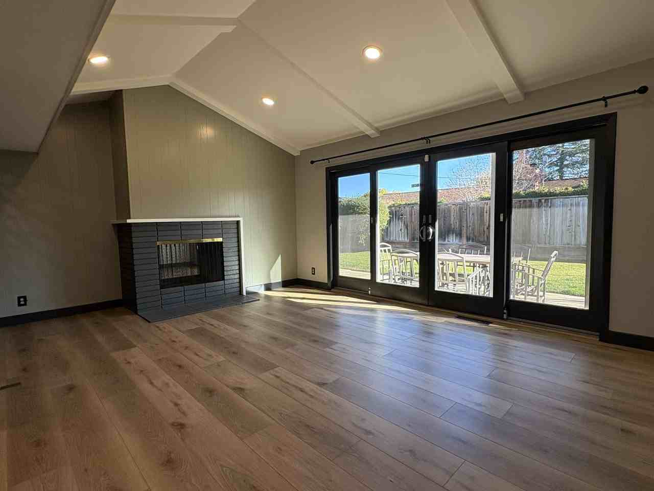 1470 Hollenbeck Ave - Photo 7 of 50