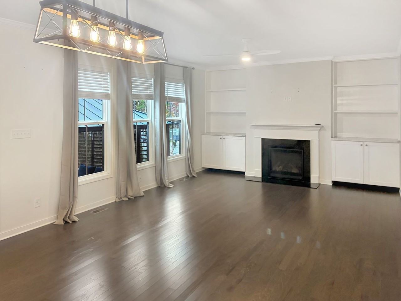 14106 Ashmill Dr - Photo 4 of 25