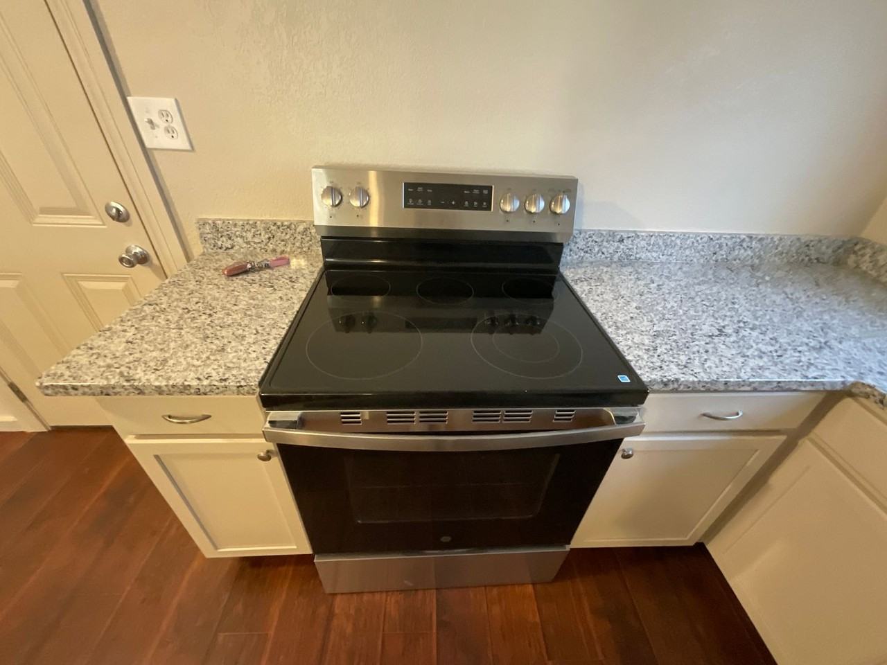 2328 Sw 30th St - Photo 4 of 10