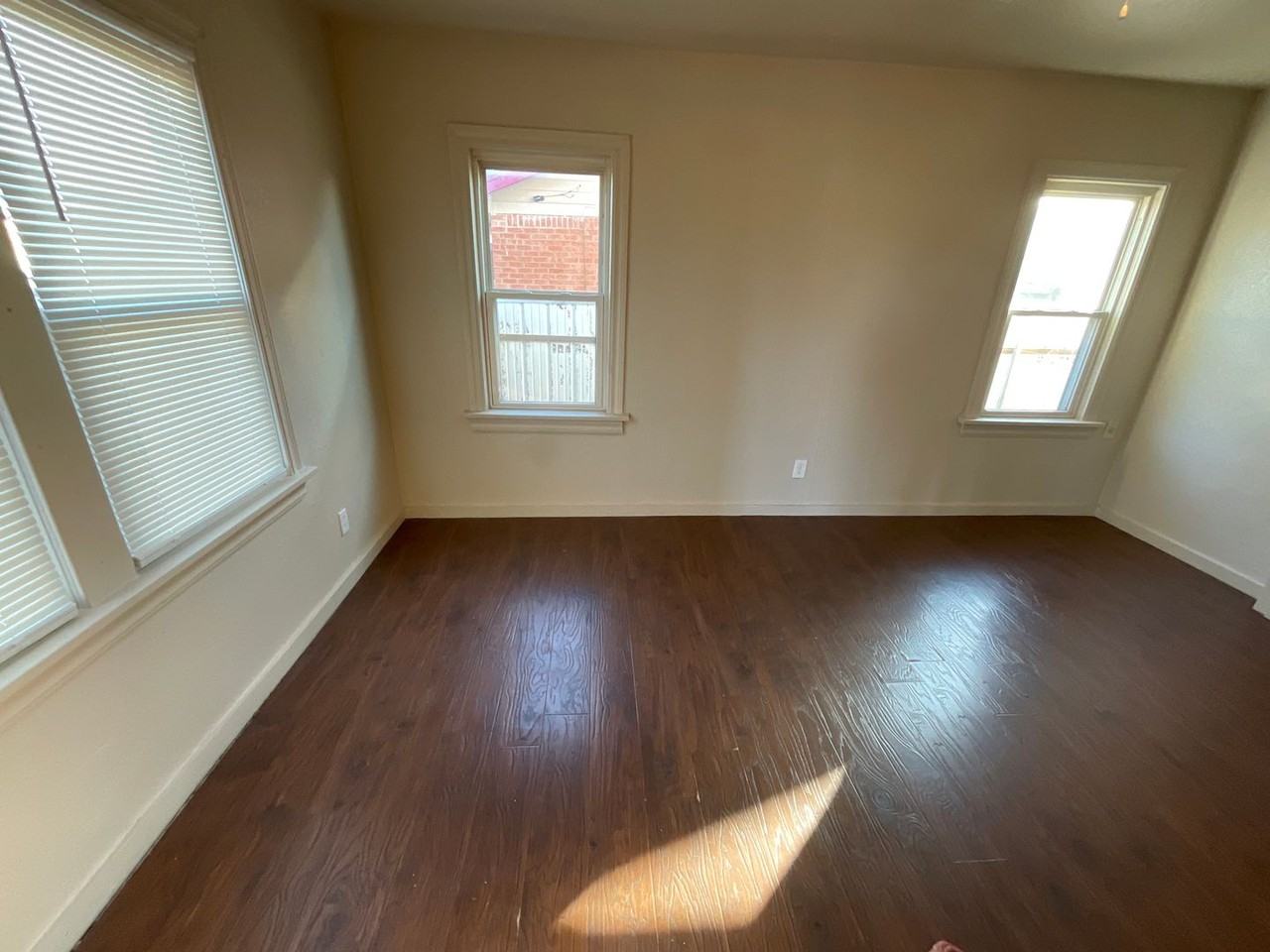 2328 Sw 30th St - Photo 6 of 10