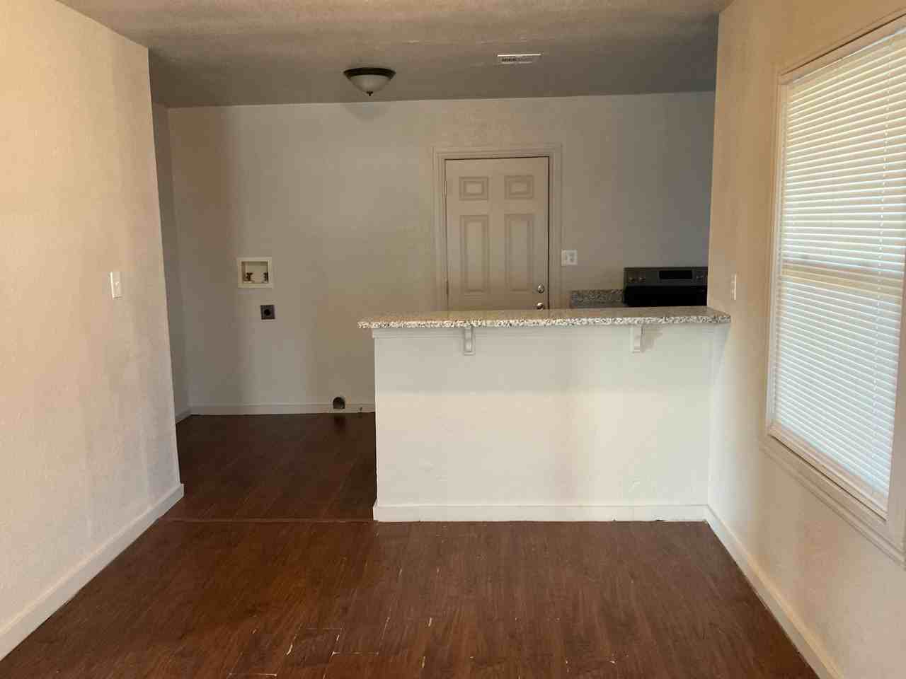 2328 Sw 30th St - Photo 7 of 10