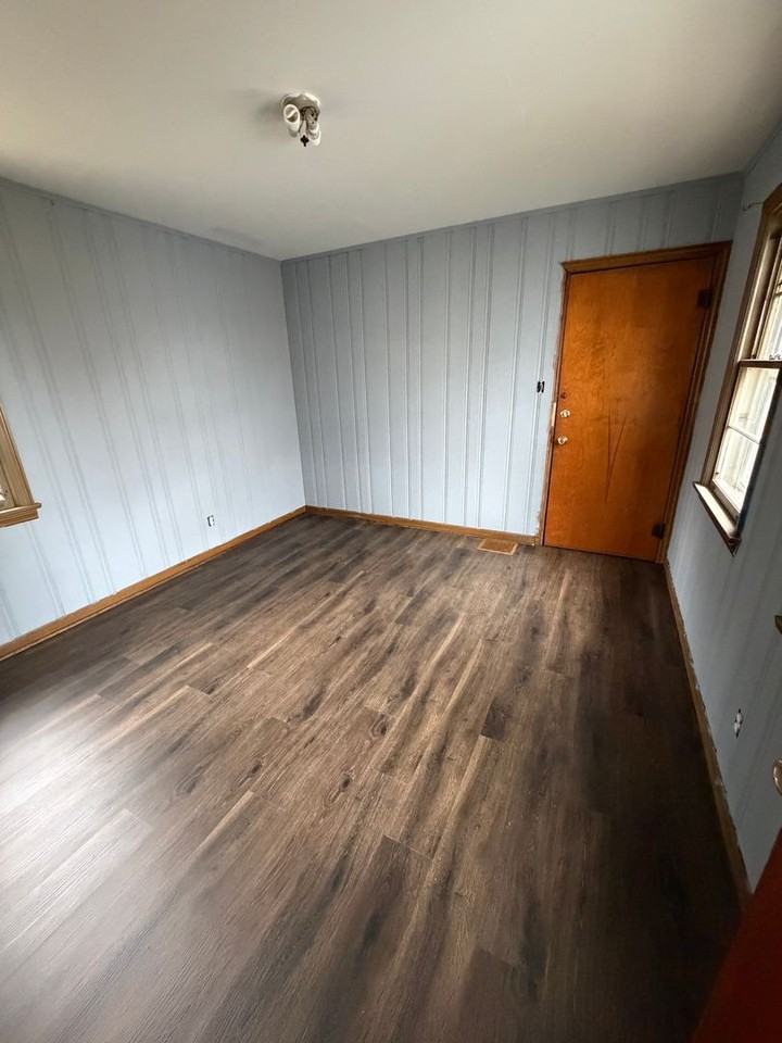 2201 W Euclid Ave - Photo 3 of 9