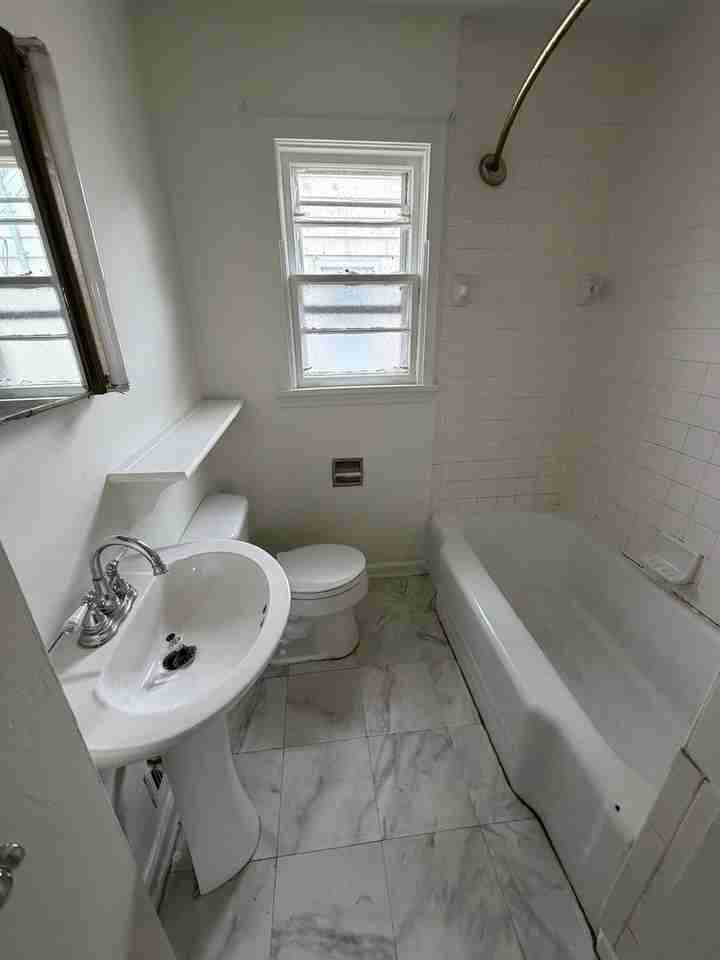 2201 W Euclid Ave - Photo 6 of 9