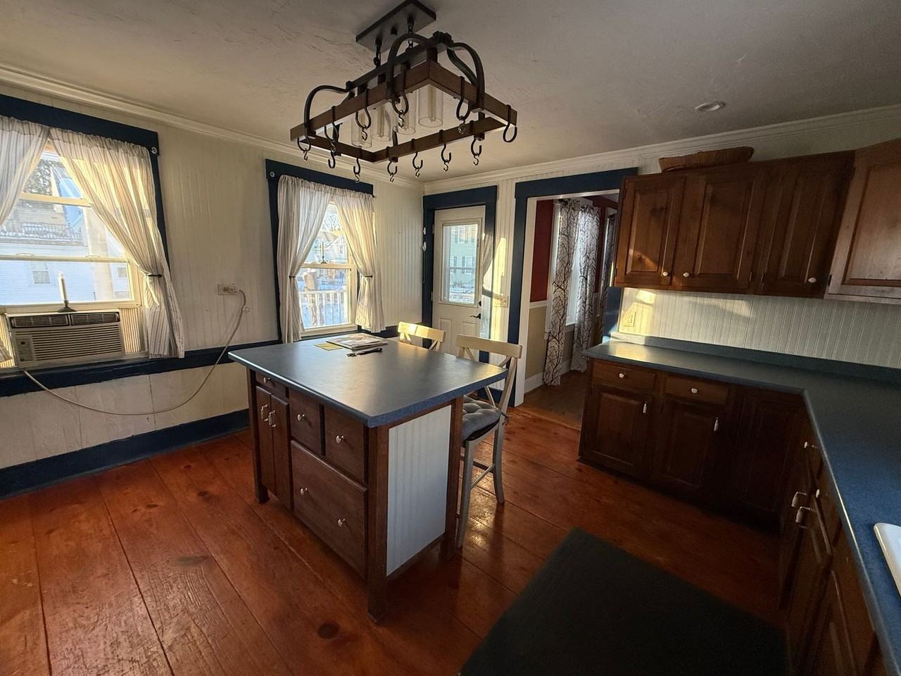 40 Bowman St - Photo 2 of 16