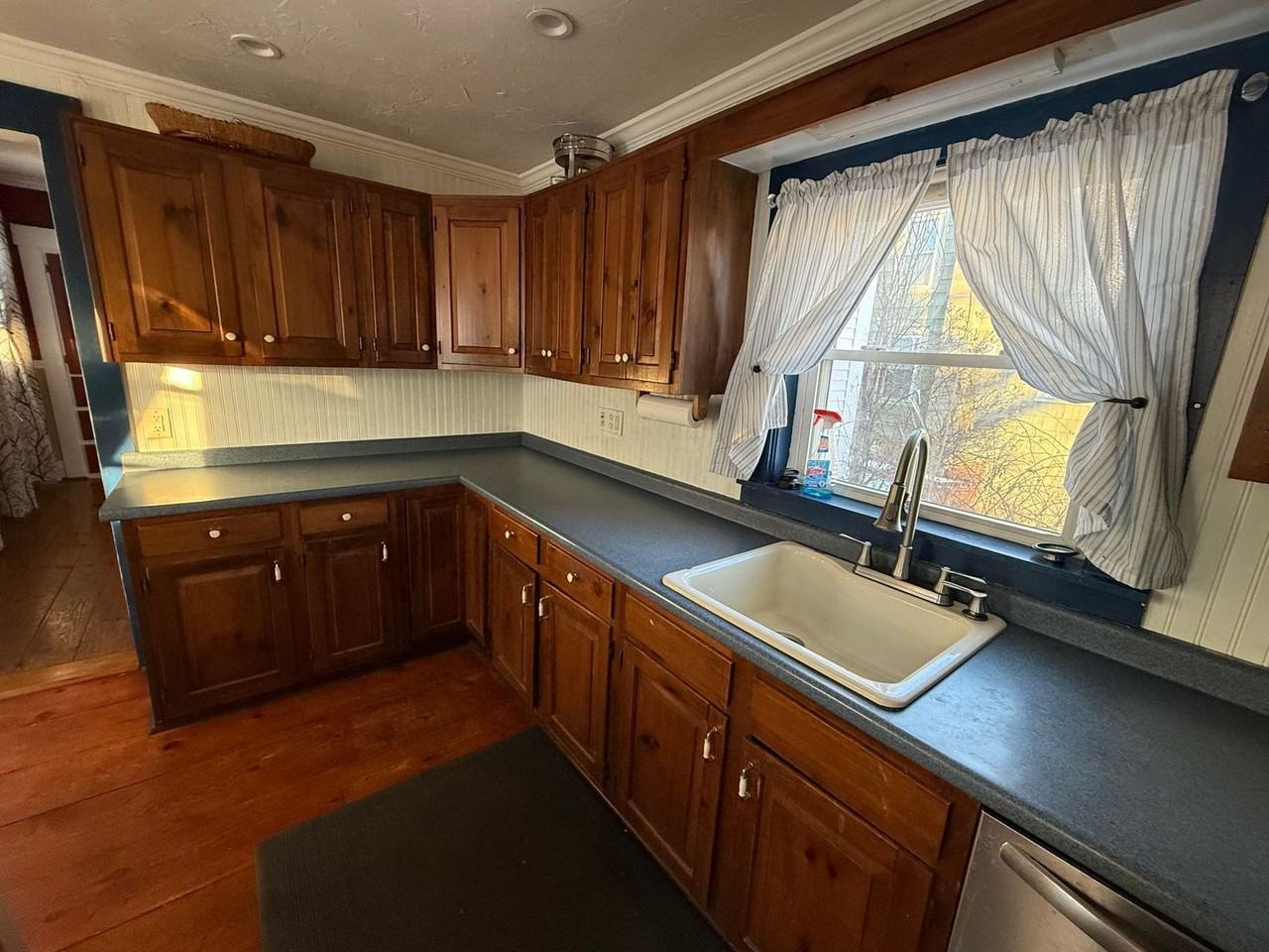 40 Bowman St - Photo 3 of 16