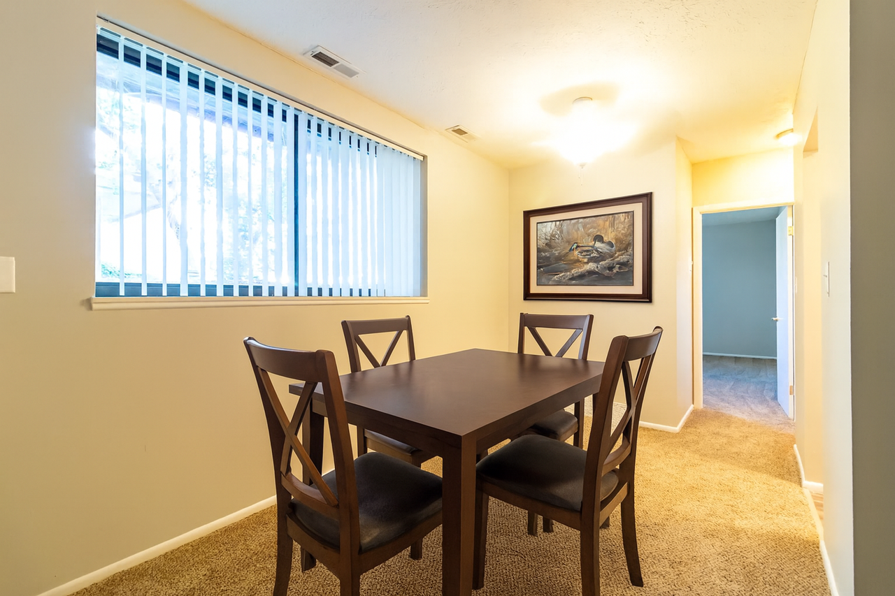 Valley Plaza Apartments - Photo 4 of 21