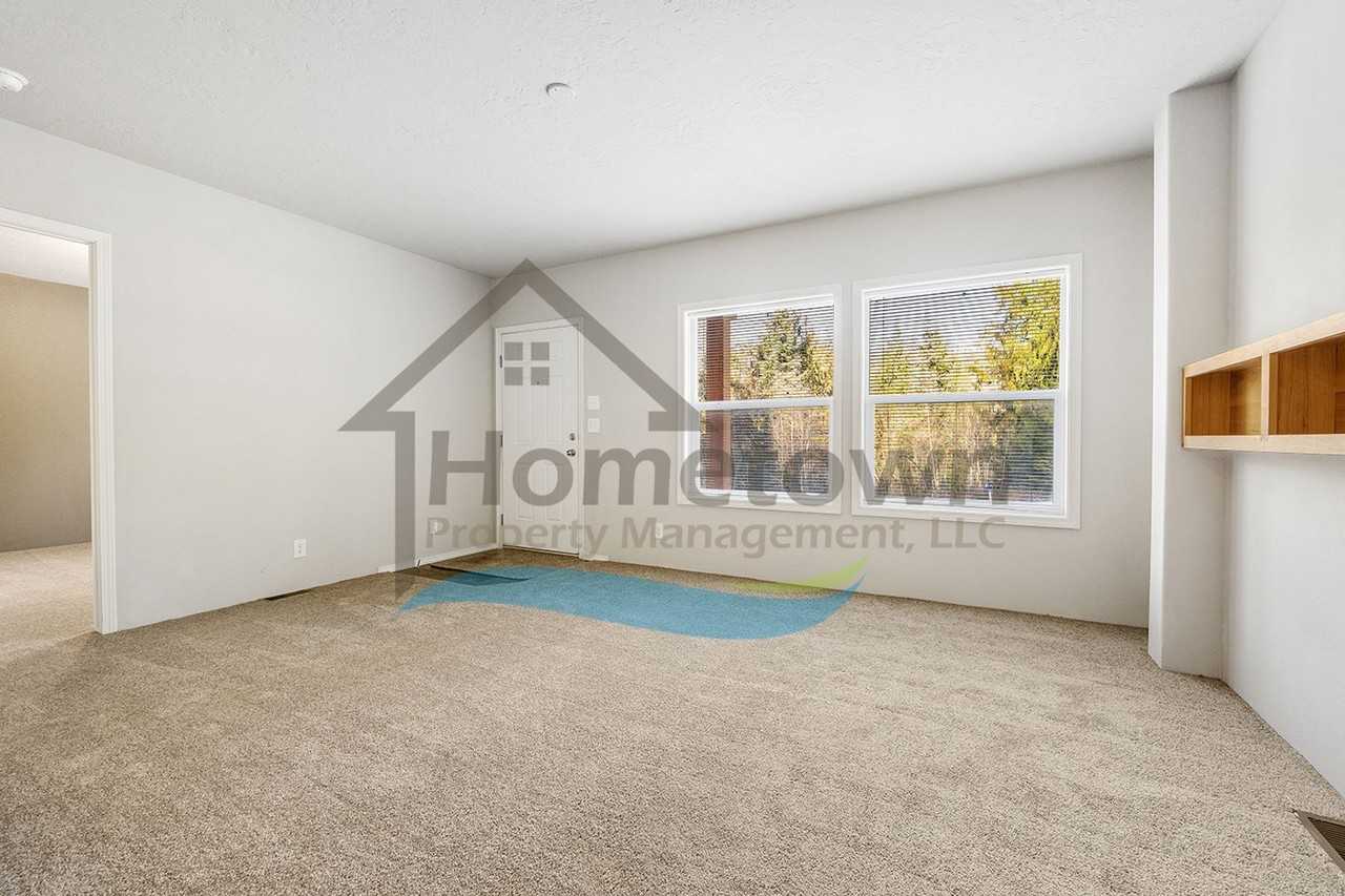 172 Cedar Hl - Photo 6 of 35