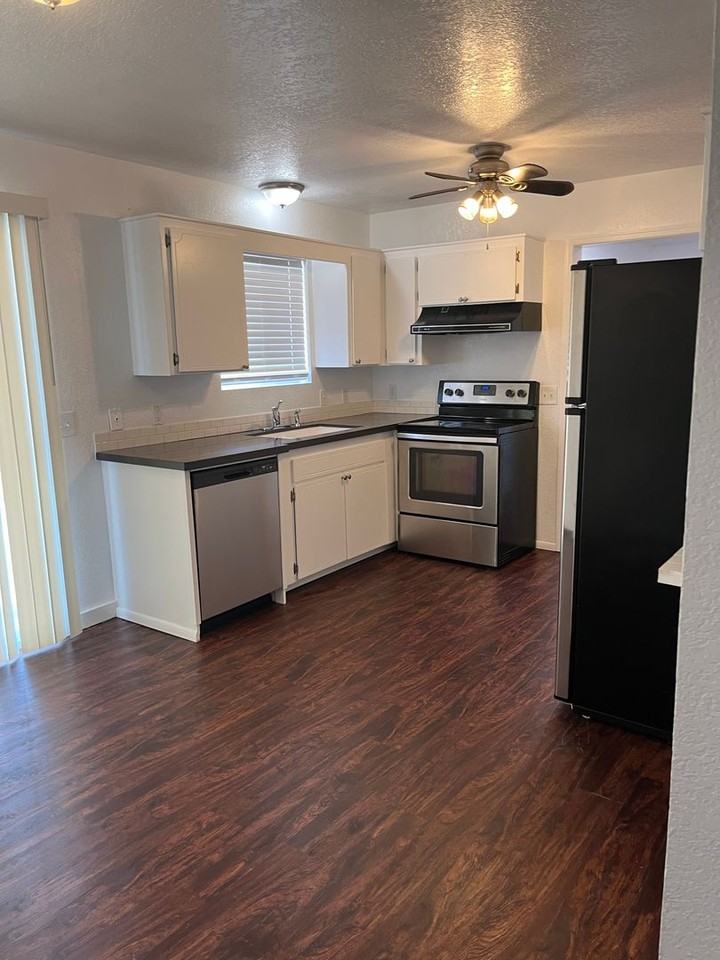 4501 N Duke Dr - Photo 5 of 18