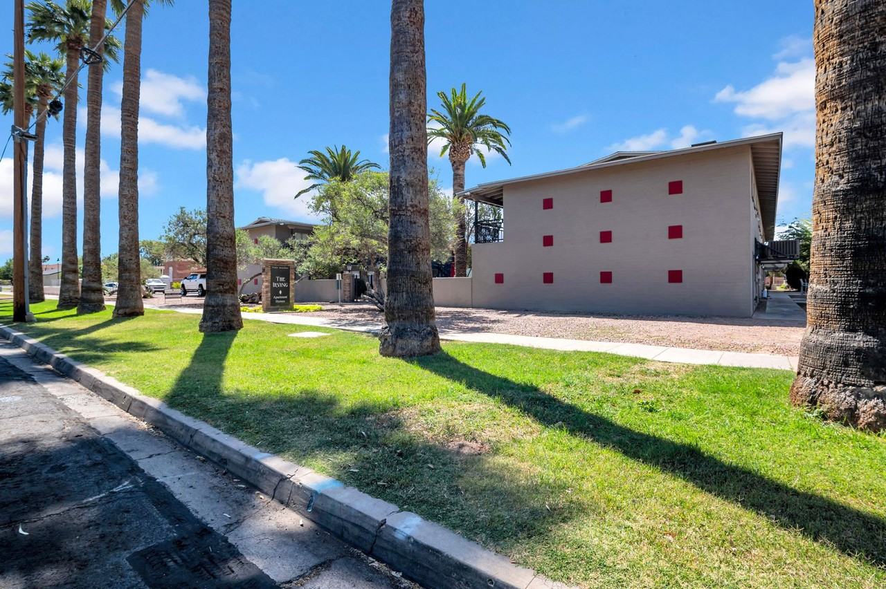 RandDLiving on Irving - Photo 2 of 28