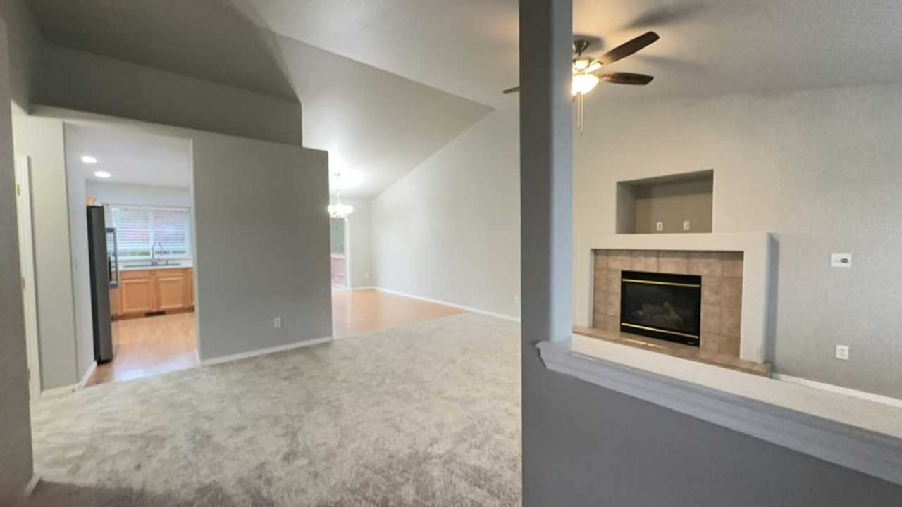 1934 Nw Oak Ave - Photo 2 of 27