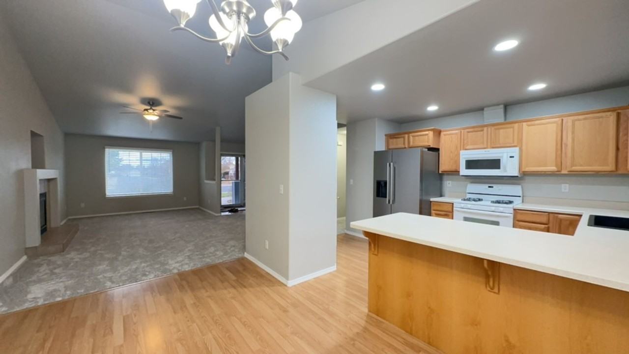 1934 Nw Oak Ave - Photo 7 of 27