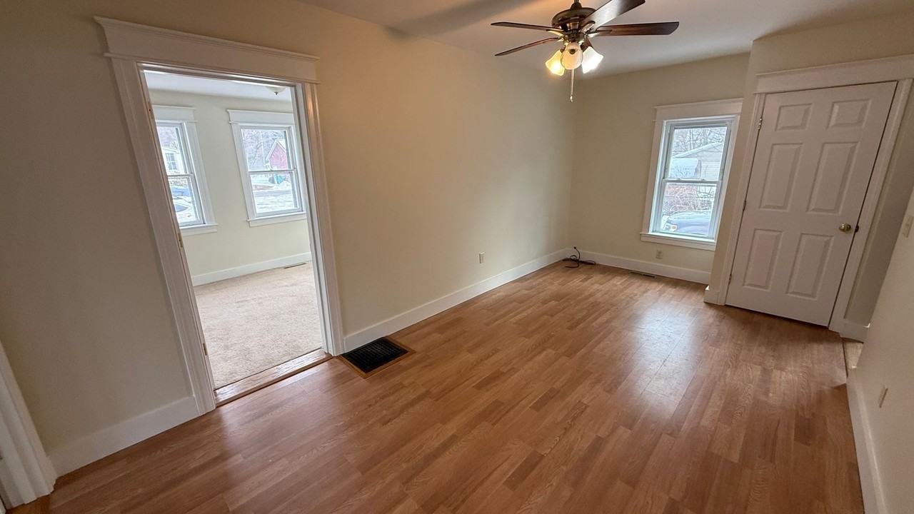 391 Portland St - Photo 7 of 20