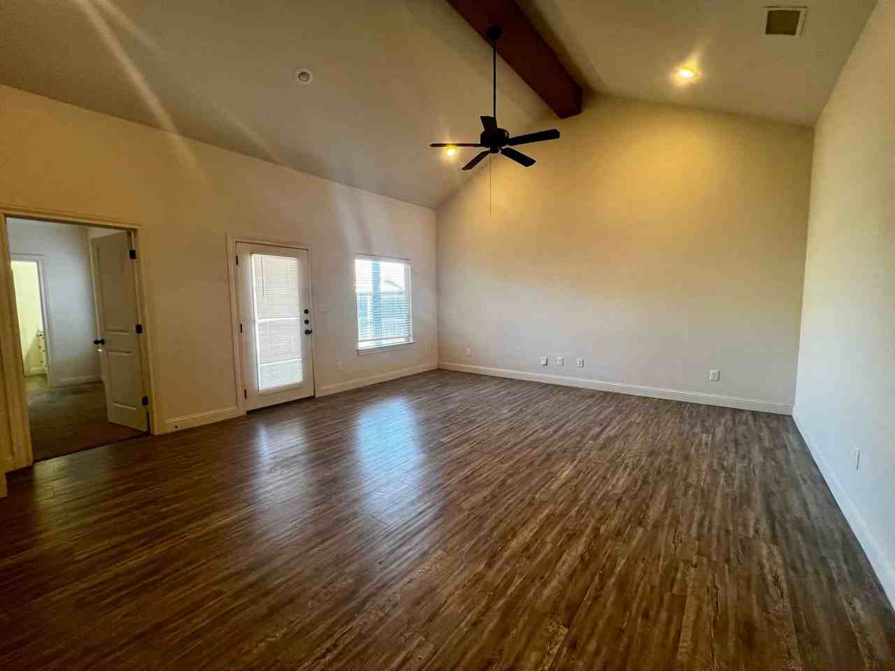 2514 112th St - Photo 2 of 17