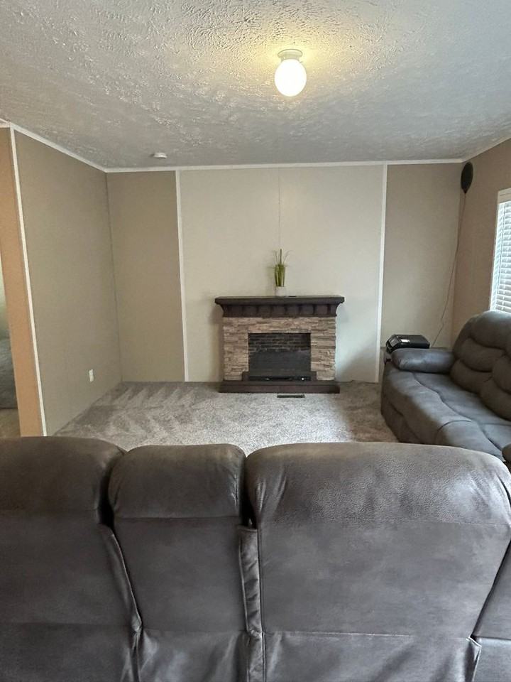 930 Pine Grove Rd - Photo 3 of 16