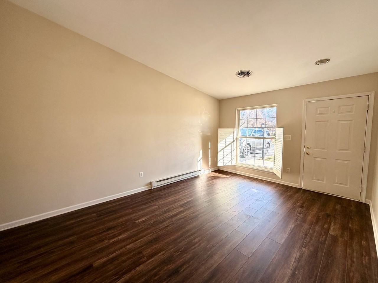 146 Bayberry Dr - Photo 2 of 14