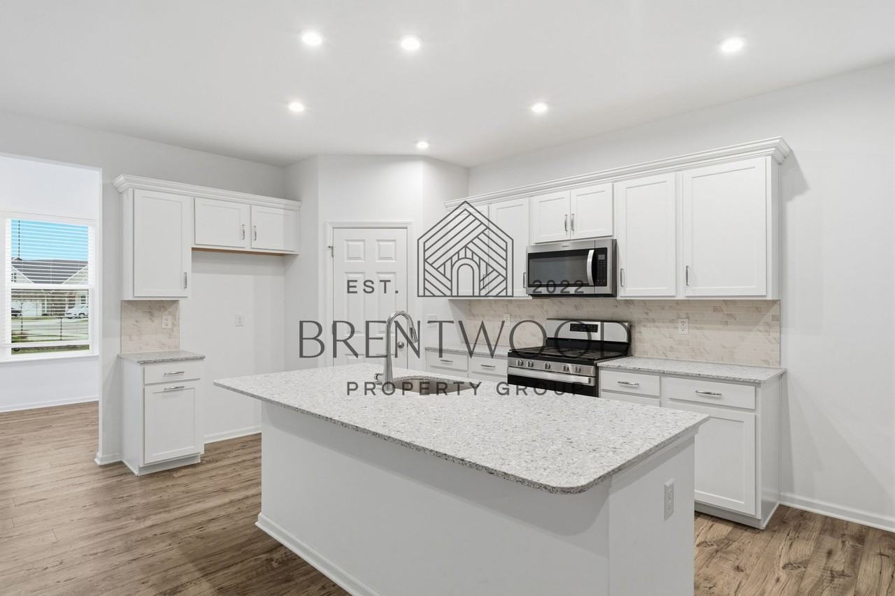 17029 Cole Evans Dr - Photo 2 of 50