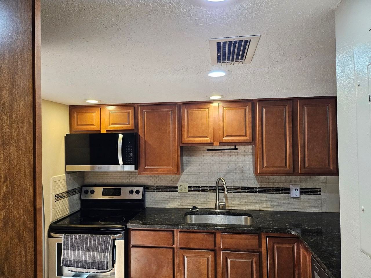 427 Sheoah Blvd #33 - Photo 6 of 40