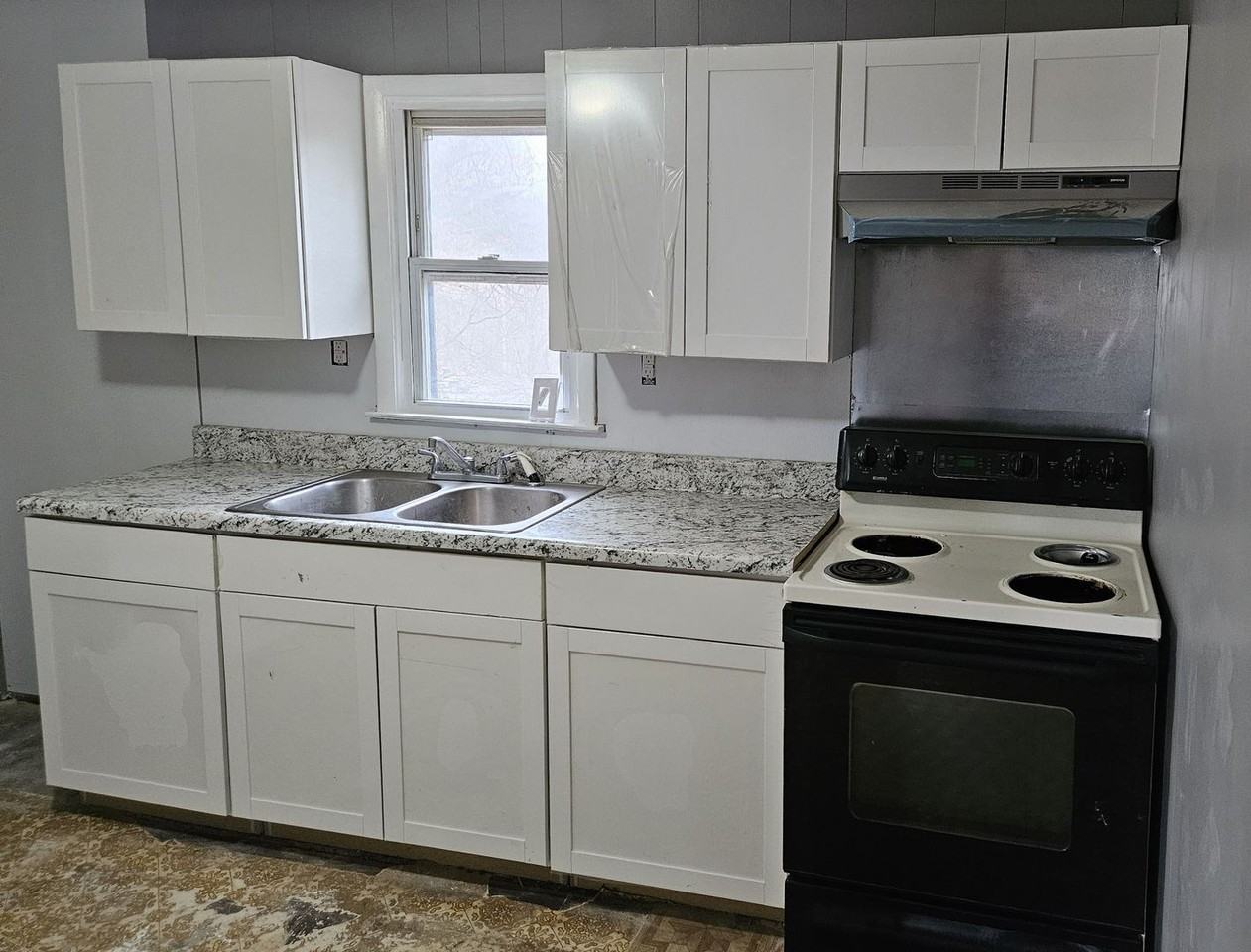 196 Hillview Ave - Photo 2 of 5