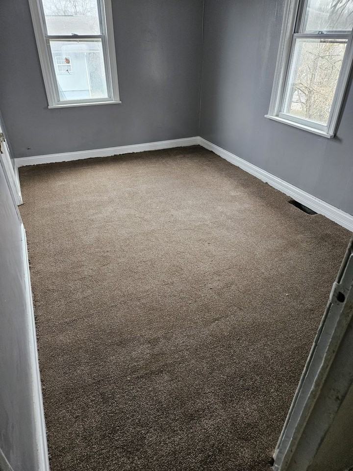 196 Hillview Ave - Photo 4 of 5