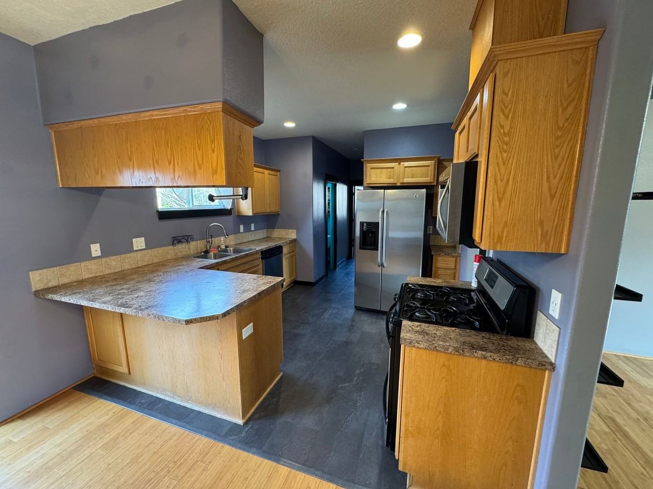 4750 Sw Roseberry St - Photo 5 of 30