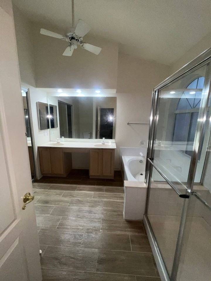 5225 N Windriver Pl - Photo 6 of 16