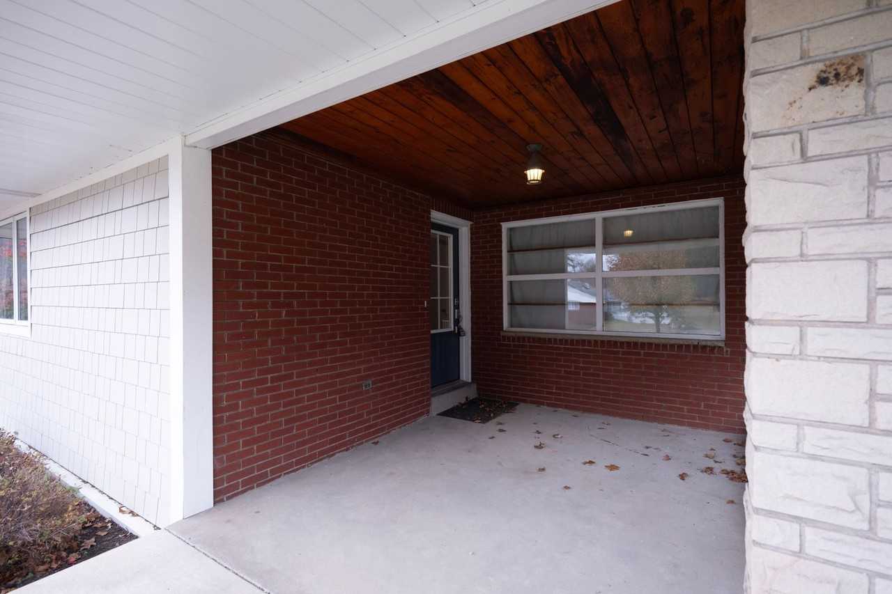 3180 Pinecrest Ct - Photo 3 of 42