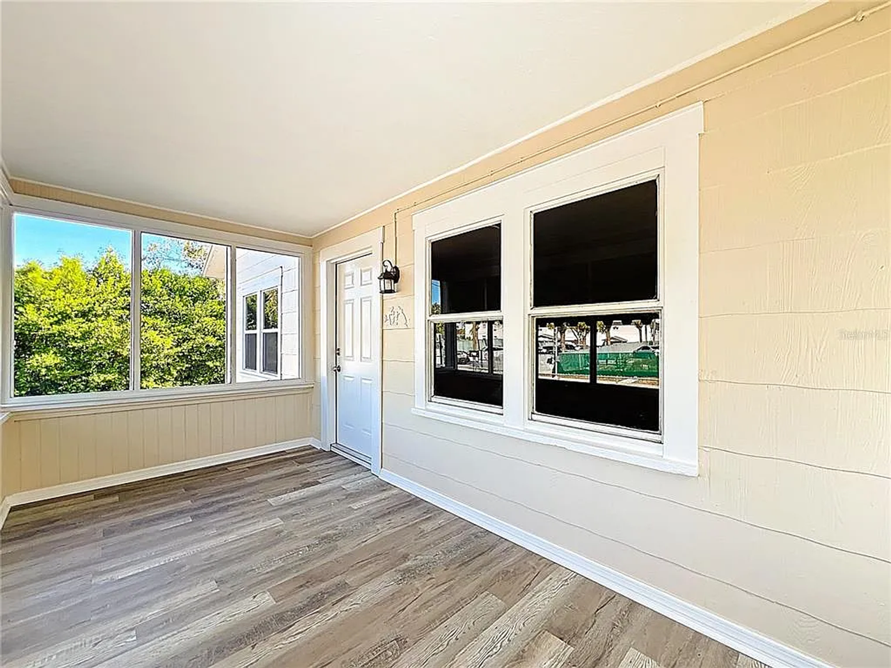 944 18th Ave S - Photo 4 of 40