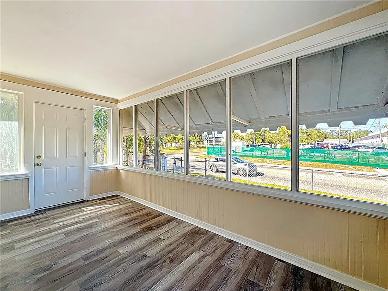 944 18th Ave S - Photo 5 of 40