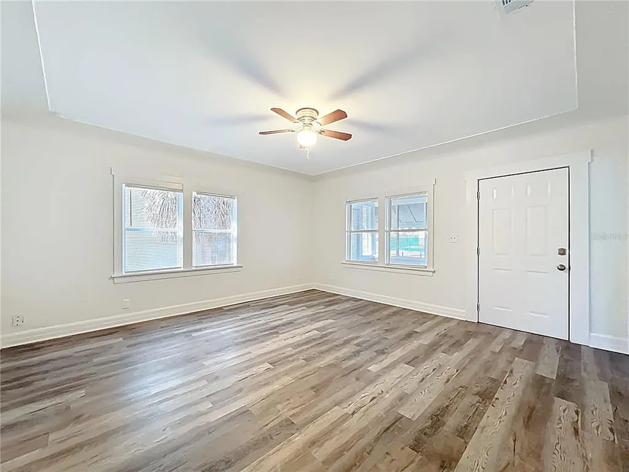 944 18th Ave S - Photo 7 of 40