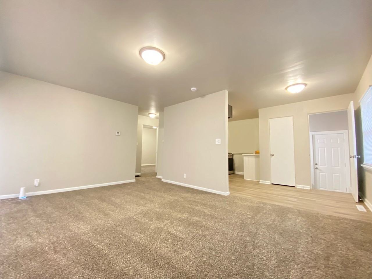 1016 E 35th Ct - Photo 2 of 10