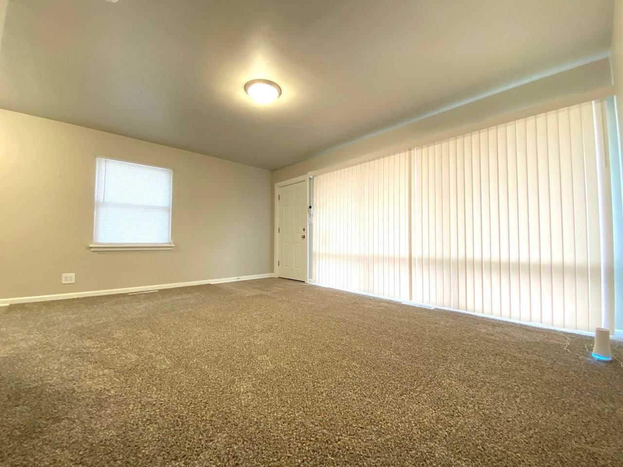 1016 E 35th Ct - Photo 3 of 10