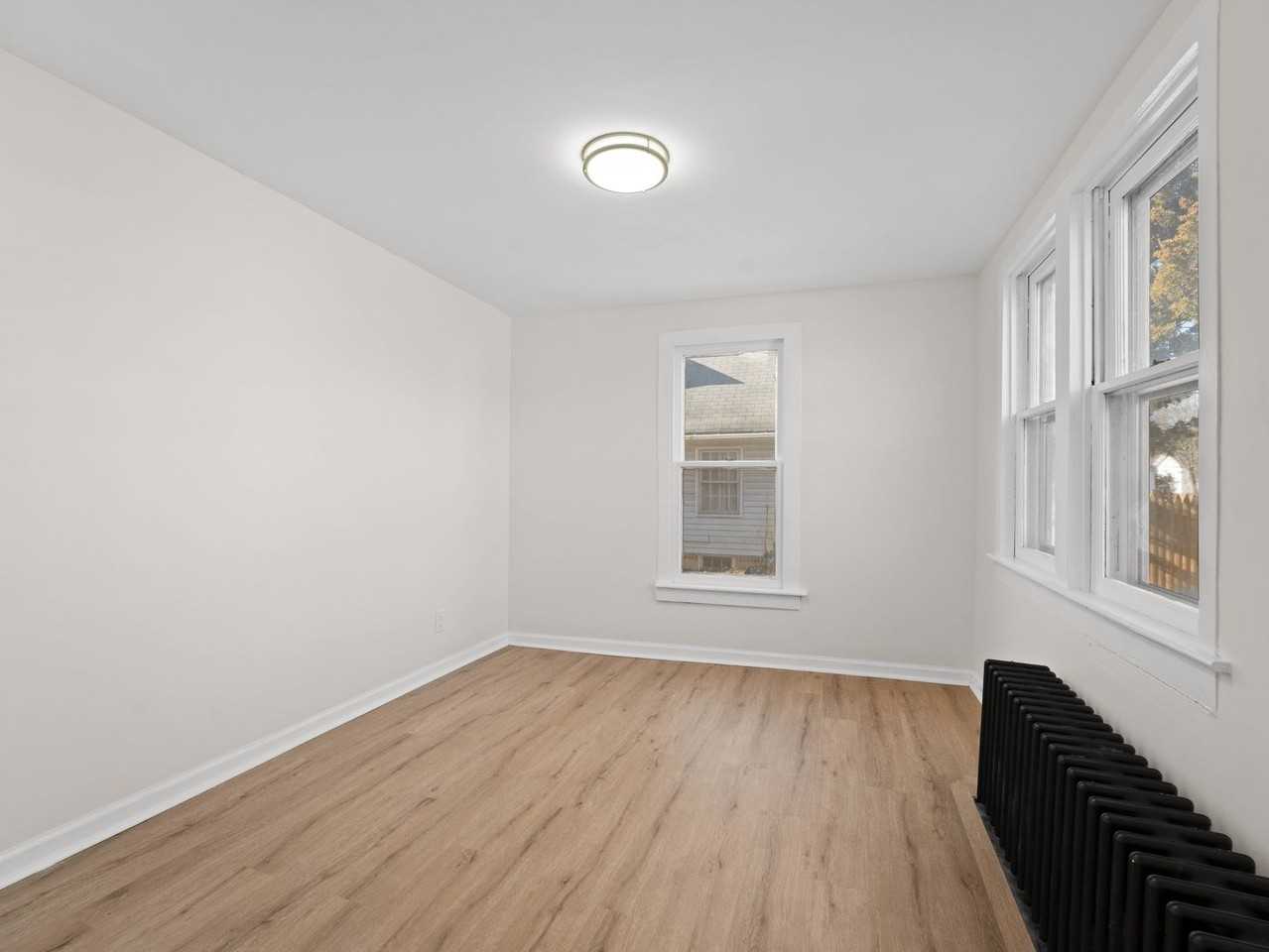 804 E Main St - Photo 6 of 29