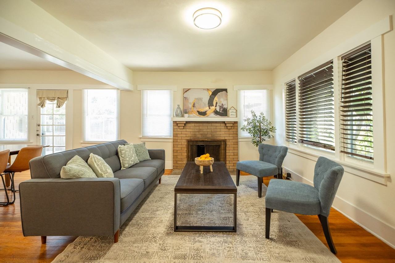 45 N Meridith Ave - Photo 3 of 18