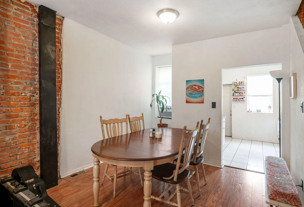 1546 S Taylor St - Photo 4 of 11