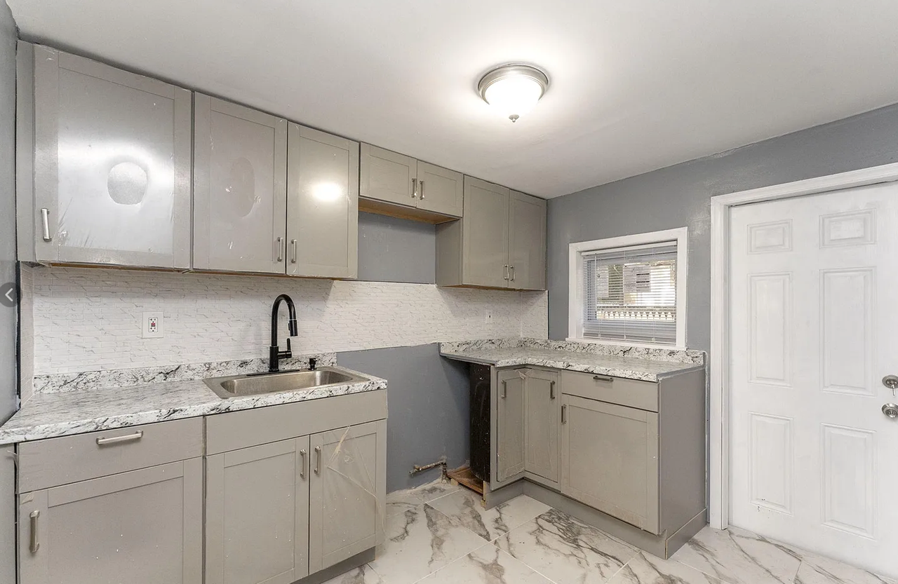 1526 S Taney St - Photo 6 of 9