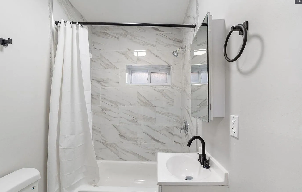 2126 Wharton St - Photo 7 of 9