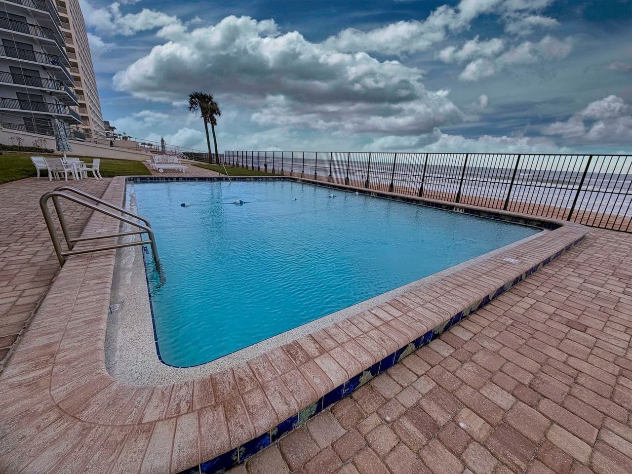 111 S Atlantic Ave #102 - Photo 3 of 25