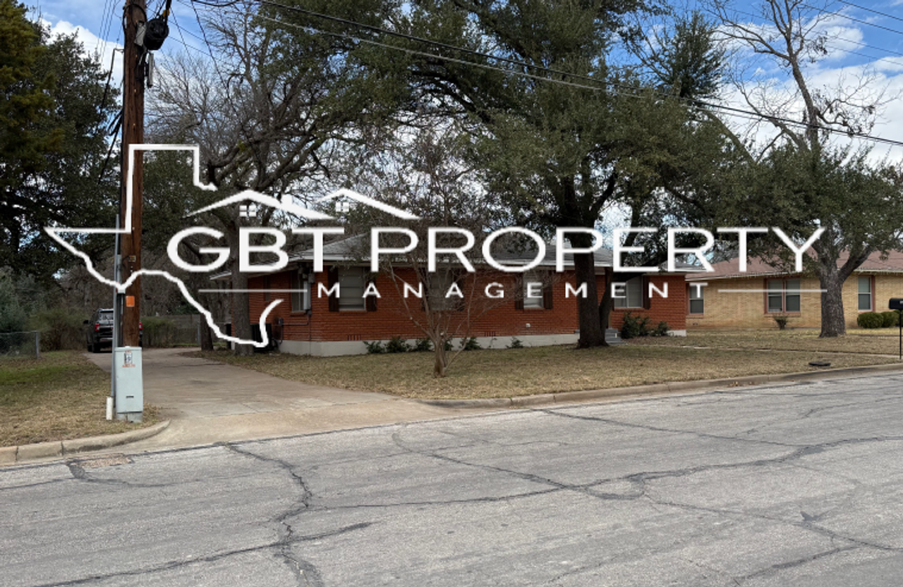 2209 Stewart Dr - Photo 2 of 3