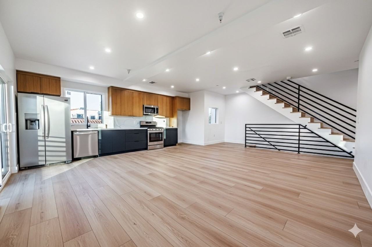 1656 S Hayworth Ave - Photo 6 of 42