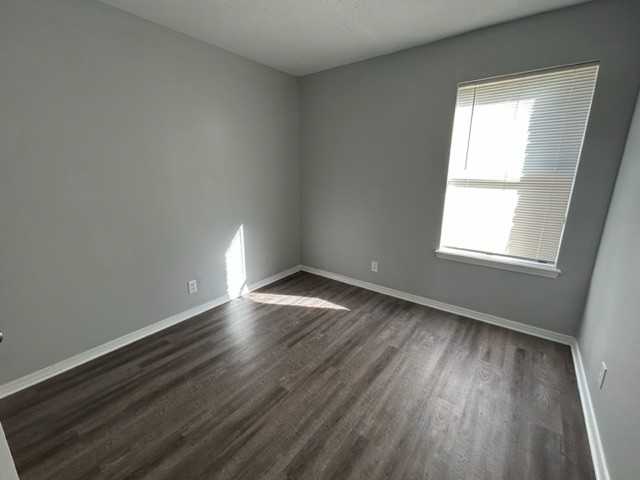 1506 - 1520 N. Robinson Rd - Photo 7 of 8